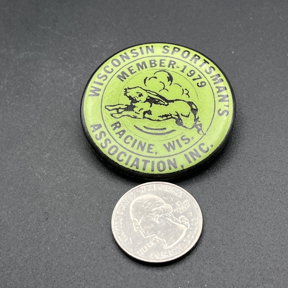 Wisconsin‎ Sportsman's Association Member 1979 Racine Rabbit Button Pin - Picture 2 of 3